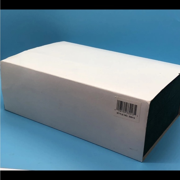 GODINGER FOR NEIMAN MARCUS CRYSTAL TOASTING CHAMPAGNE FLUTES IN VELVET BOX - Picture 10 of 10